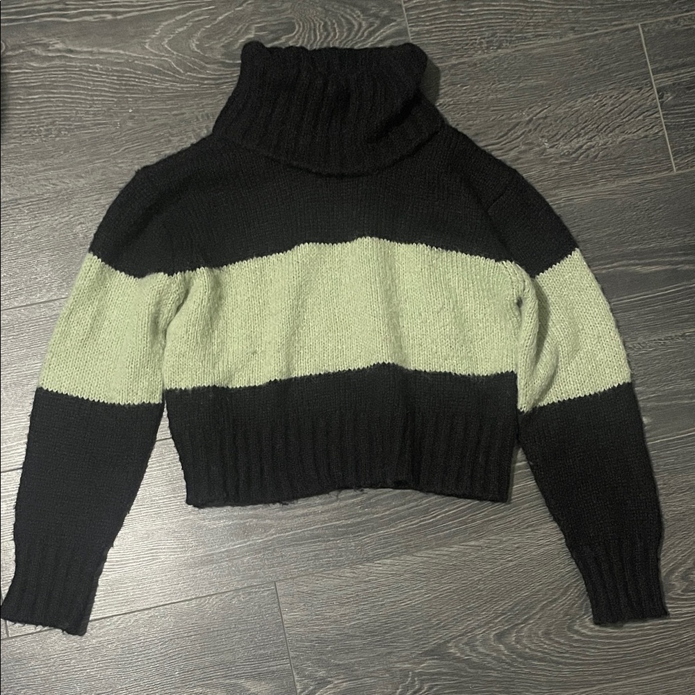 Cozy cropped colour block sweater